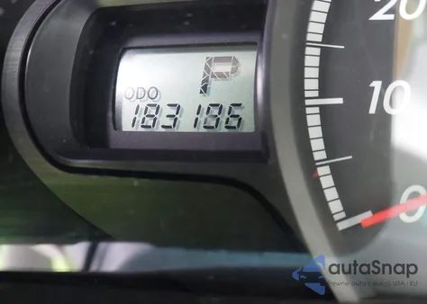 2011 Toyota Sienna Le V6 z USA, uszkodzony, nr VIN 5TDKK3DC2BS074920